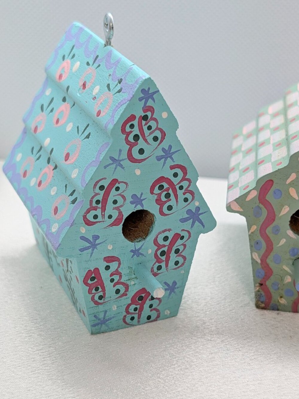Decorative Displays -- 6 Hand Painted Birdhouses - Picture 11 of 15